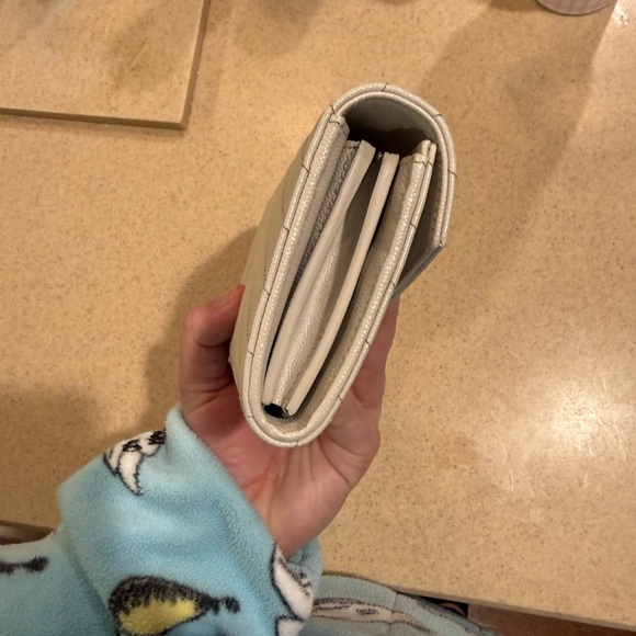 Yves Saint Laurent Quilted Silver Wallet - Picture 7 of 9